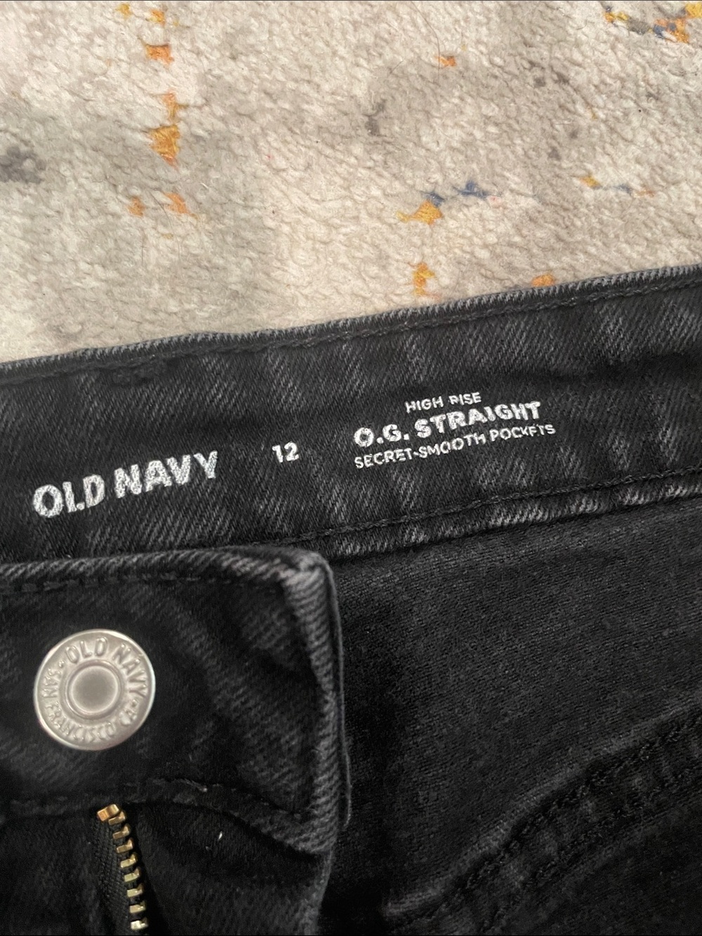 Old Navy Black High-Rise Frayed Hem Denim Shorts - Picture 2 of 6